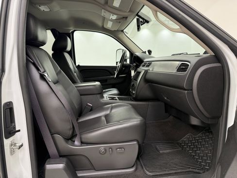 Used 2013 Chevrolet Silverado 2500 LTZ w/ LTZ Plus Package image 28