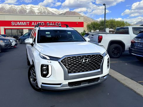 Used 2021 Chevrolet Traverse Premier w/ Redline Edition image 2