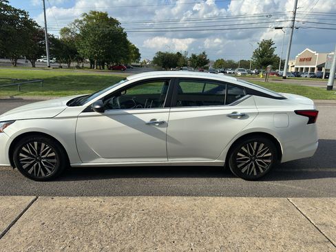 Used 2025 Nissan Altima 2.5 SV FWD image 7