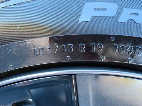 Used 2025 Tesla Model Y Long Range RWD image 30