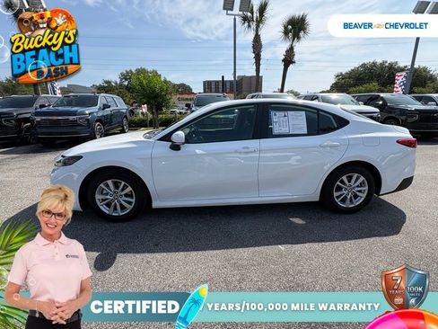 Used 2025 Toyota Camry LE FWD image 4