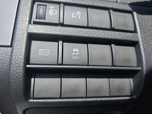 Used 2025 Toyota Tacoma SR5 AWD/4WD image 25
