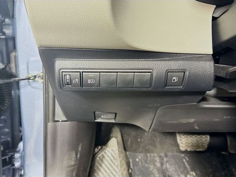 Used 2025 Toyota Corolla LE w/ LE Premium Package image 6