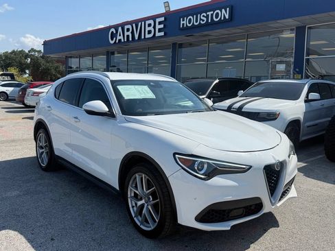 Used 2019 Alfa Romeo Stelvio AWD image 1