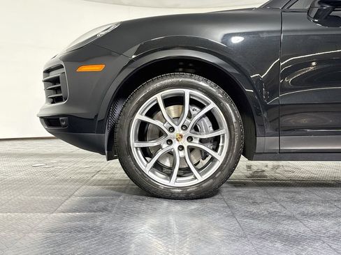 Certified 2023 Porsche Cayenne Platinum Edition AWD/4WD image 54
