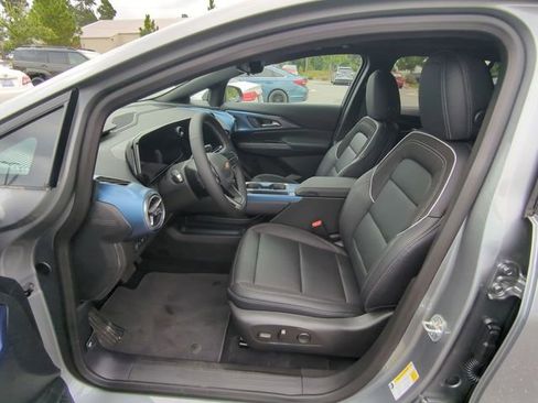 New 2025 Chevrolet Equinox EV LT w/ Convenience Package II image 23