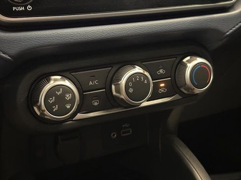 Used 2023 Nissan Versa SV w/ Trunk Package image 13