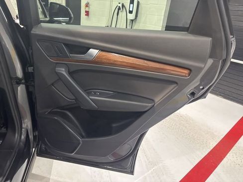 Used 2023 Audi Q5 2.0T Premium w/ Convenience Package image 31