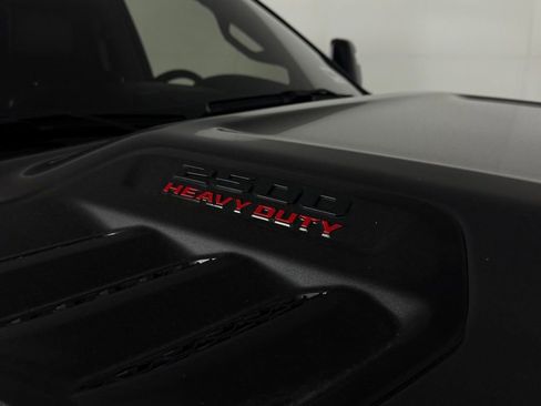 Used 2025 RAM 2500 Limited AWD/4WD image 32