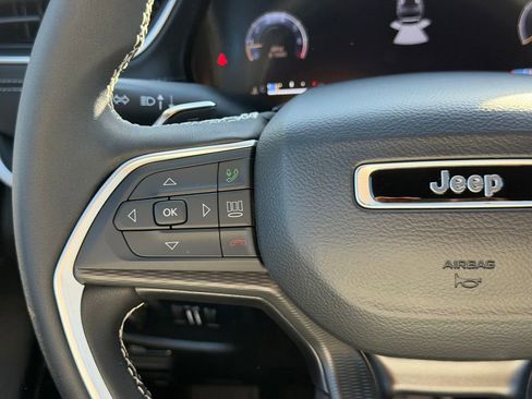 New 2026 Jeep Grand Cherokee Laredo image 19