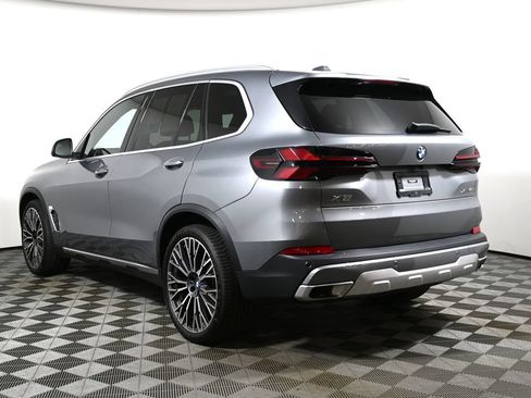 Used 2024 BMW X5 xDrive40i w/ Premium Package AWD/4WD image 5
