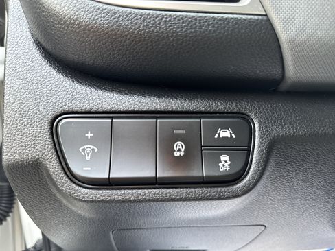 Used 2023 Kia Seltos LX AWD/4WD image 12