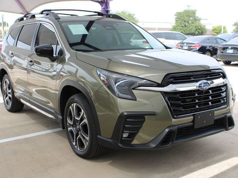 Used 2025 Subaru Ascent Limited AWD/4WD image 8