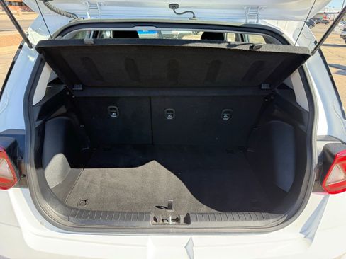 Used 2025 Hyundai Venue SEL FWD image 36