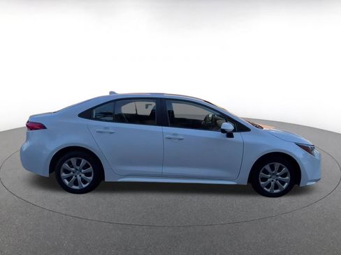 Used 2025 Toyota Corolla LE image 16