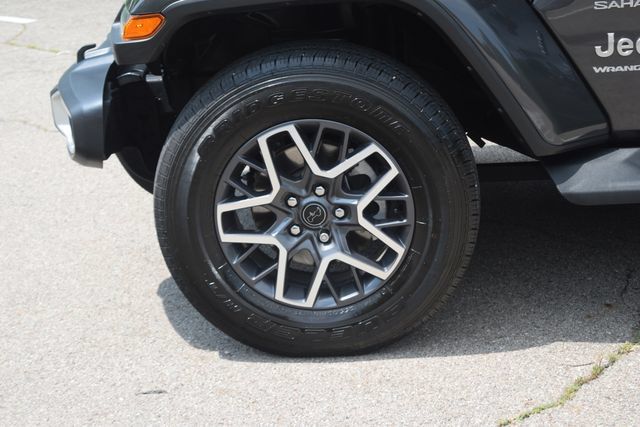 Used 2024 Jeep Wrangler Unlimited Sahara w/ Technology Group AWD/4WD image 26