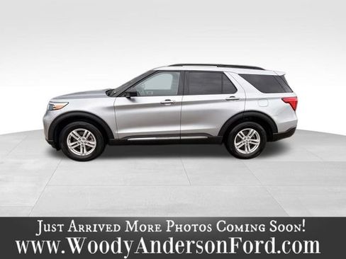 Used 2024 Ford Explorer XLT w/ Equipment Group 202A AWD/4WD image 3