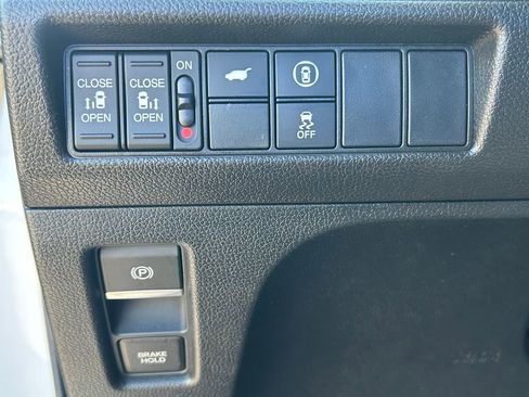 Used 2024 Honda Odyssey Sport image 30