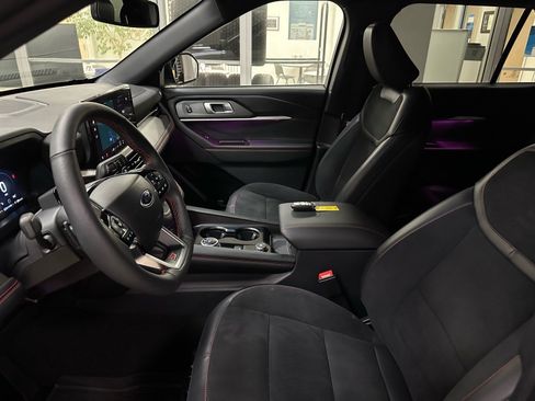 Certified 2025 Ford Explorer ST image 16