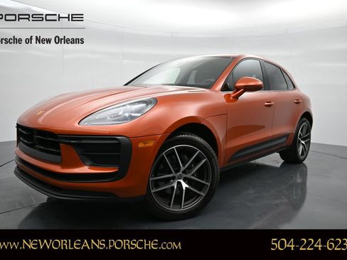 Certified 2024 Porsche Macan AWD/4WD image 1
