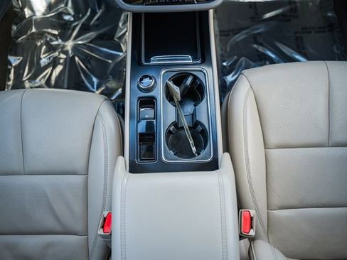 Used 2022 Lincoln Corsair AWD w/ Premium Package image 25