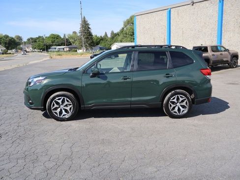 Certified 2022 Subaru Forester Premium AWD/4WD image 10