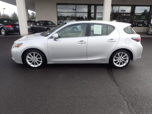 Used 2012 Lexus CT 200h Premium w/ Premium Audio Pkg FWD image 2