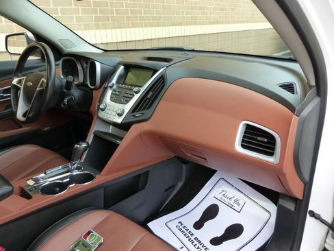 Used 2016 Chevrolet Equinox LTZ w/ Enhanced Convenience Package AWD/4WD image 39