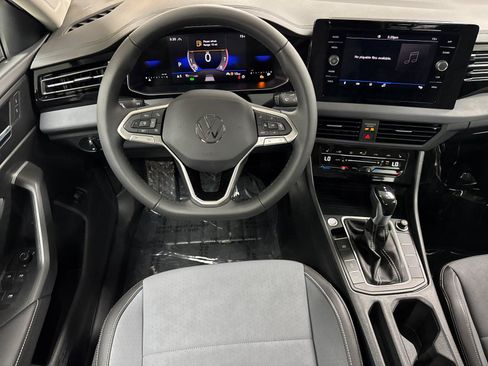 New 2026 Volkswagen Jetta SE FWD image 13