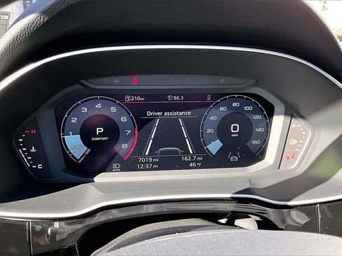 Used 2025 Audi Q3 2.0T Premium w/ Convenience Package image 13