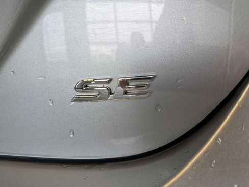 Used 2024 Toyota Camry SE FWD image 7