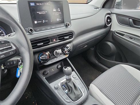 Used 2023 Hyundai Kona SE image 18