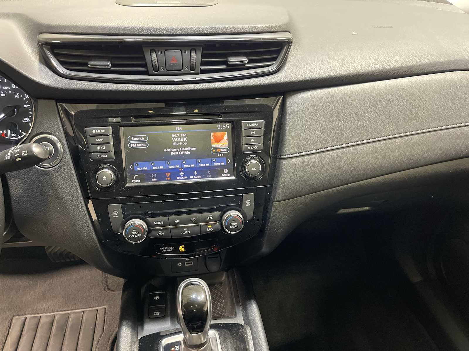 Used 2020 Nissan Rogue SV w/ Sun & Sound Touring Package AWD/4WD image 16