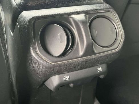 Used 2018 Jeep Wrangler Unlimited Sport S image 19