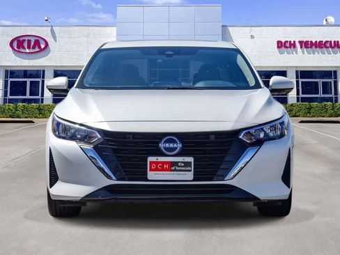 Used 2024 Nissan Sentra SV w/ SV Premium Package FWD image 2