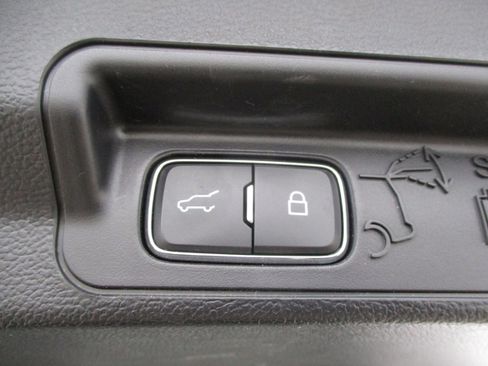 Used 2023 Ford Explorer XLT w/ Equipment Group 202A image 43