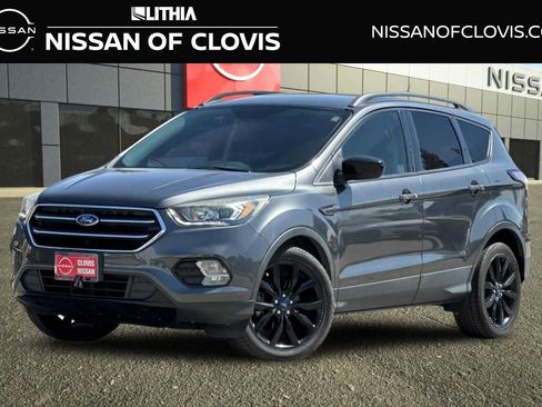 Used 2018 Ford Escape SE w/ SE Sport Appearance Package FWD image 1