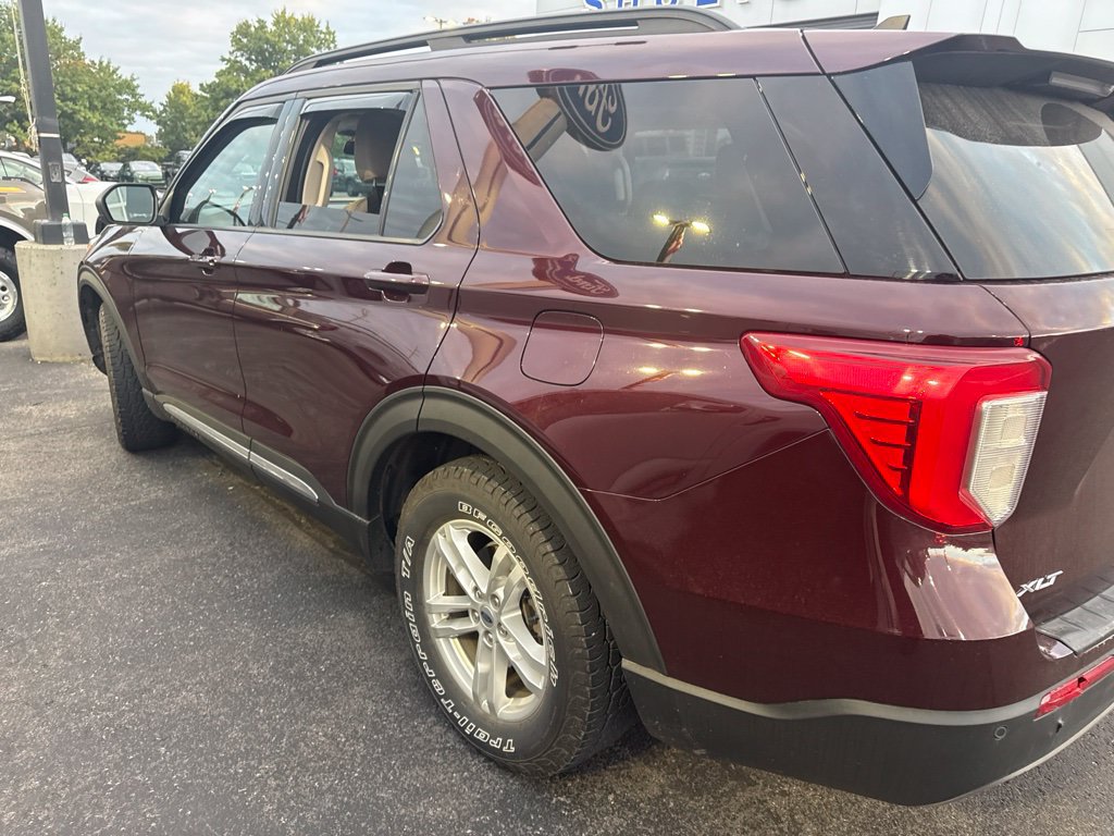 Used 2022 Ford Explorer XLT AWD/4WD image 8