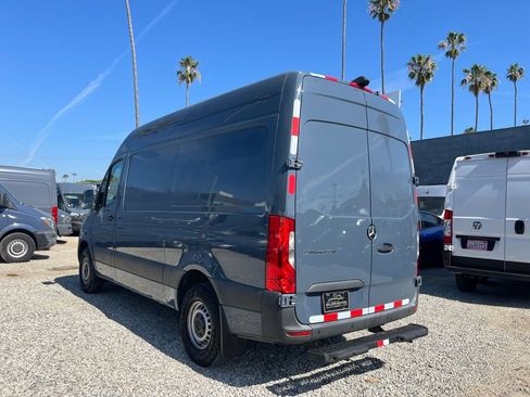 Used 2019 Mercedes-Benz Sprinter 144 image 10