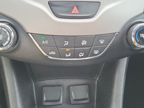 Used 2018 Chevrolet Cruze LS FWD image 32