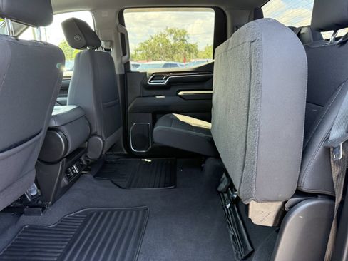 Used 2022 Chevrolet Silverado 1500 LT AWD/4WD image 18