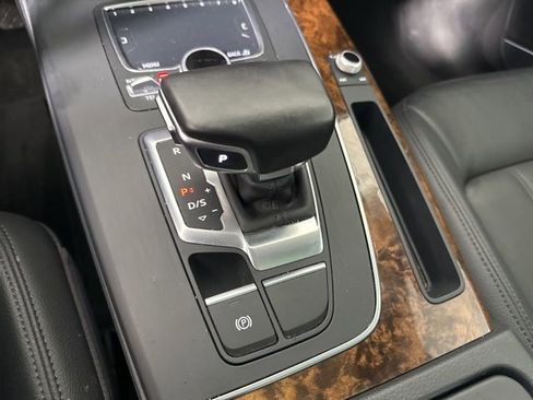 Used 2018 Audi Q5 2.0T Premium Plus w/ Premium Plus Package AWD/4WD image 17