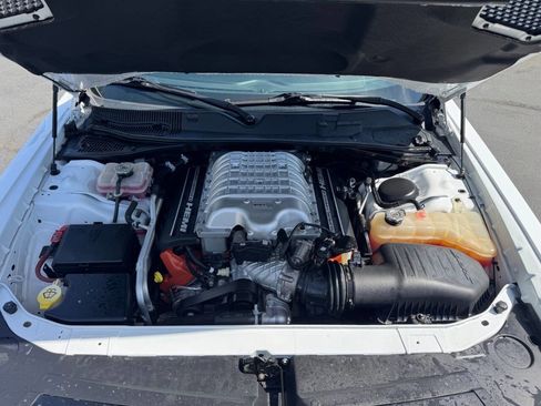 Used 2016 Dodge Challenger SRT Hellcat image 15