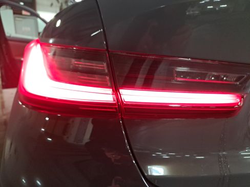 New 2026 BMW 330i Sedan w/ M Sport Package image 37