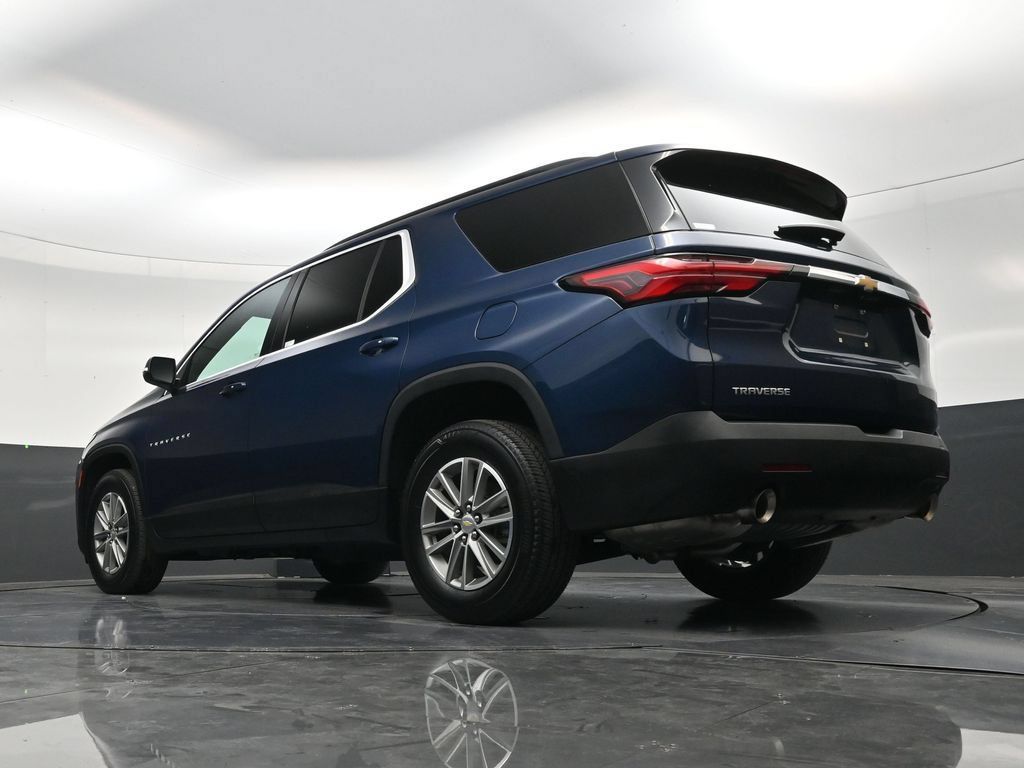 Used 2023 Chevrolet Traverse LT FWD image 19