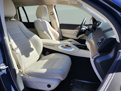 Used 2026 Mercedes-Benz GLS 450 4MATIC image 37