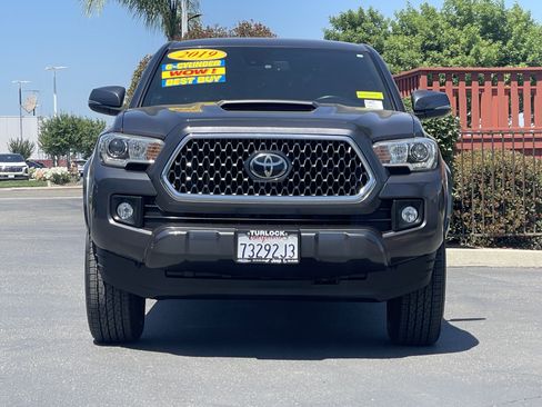 Used 2019 Toyota Tacoma TRD Sport w/ Technology Package RWD image 4