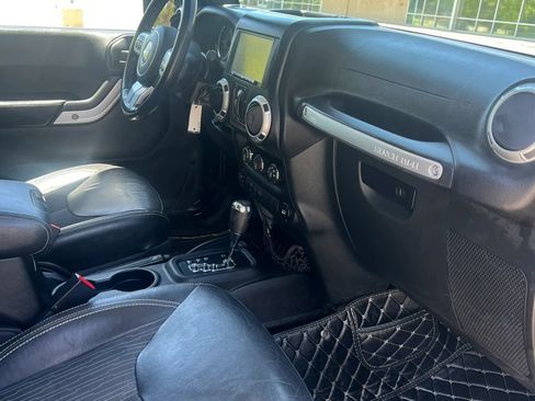 Used 2015 Jeep Wrangler Unlimited Sport AWD/4WD image 23