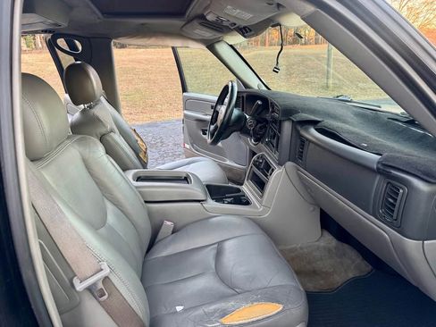 Used 2004 Chevrolet Tahoe LT w/ LT Preferred Equipment Group image 5