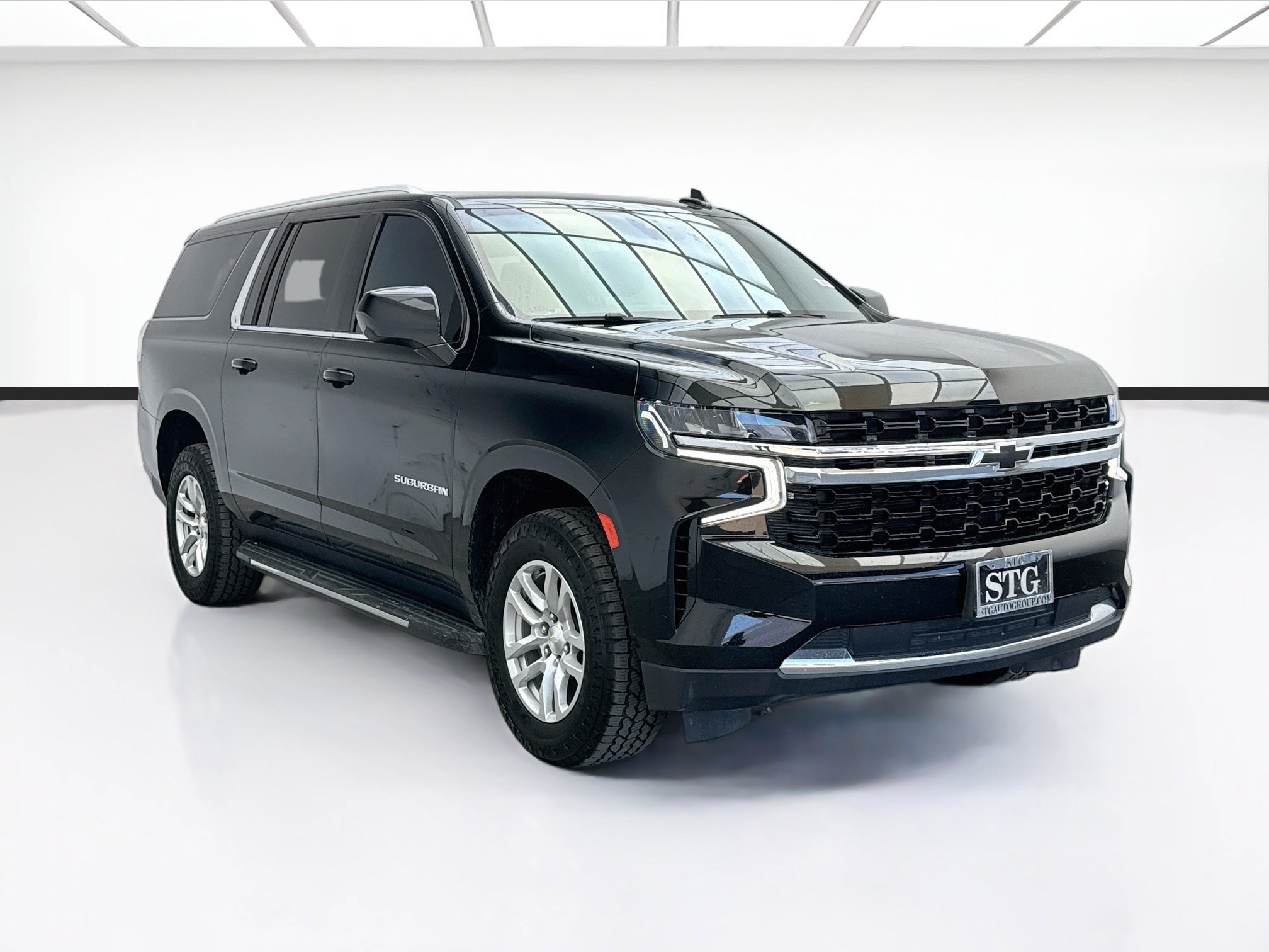 Used 2021 Chevrolet Suburban LS AWD/4WD image 3